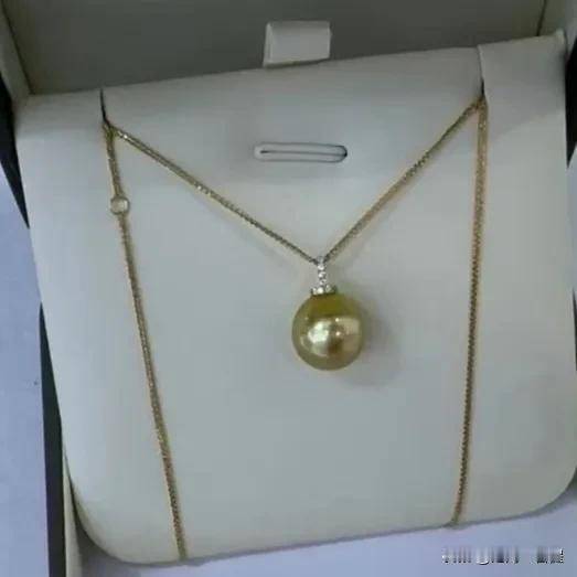 男人为什么不愿意给情人花钱，①，大钱都在老婆手里，他口袋里的小钱，只够自己的