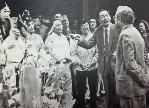 1990年1月，朱镕基到上海金山县农村蹲点调研。他听到一个情况：农民年终分