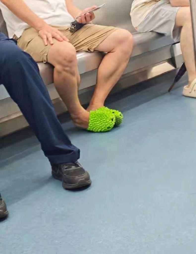 这拖鞋太逗了呢