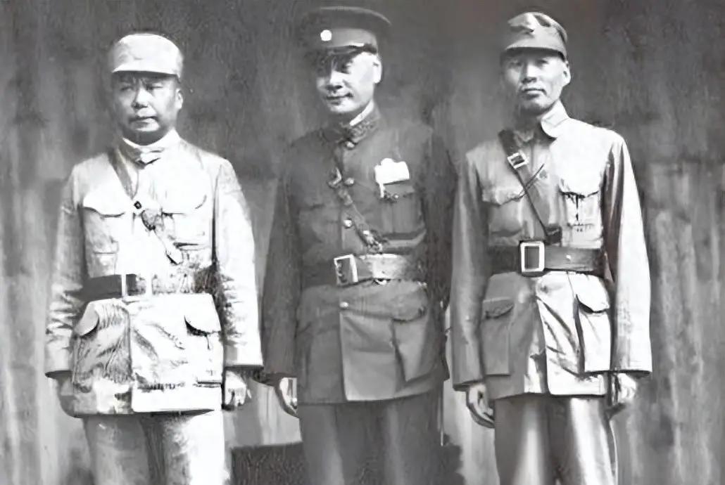 1933年，刘文辉穷途末路之际，刘湘手下留情，传话说：“一笔写不出两个刘字，总是