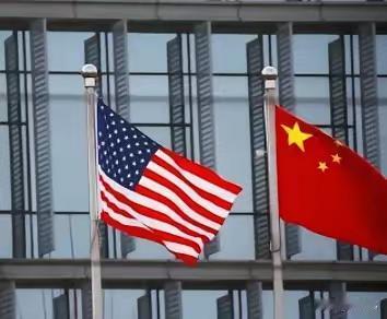 委内瑞拉这局棋下完美国这老狐狸算是彻底顿悟了。以前那是头铁，非要跟东方大国硬