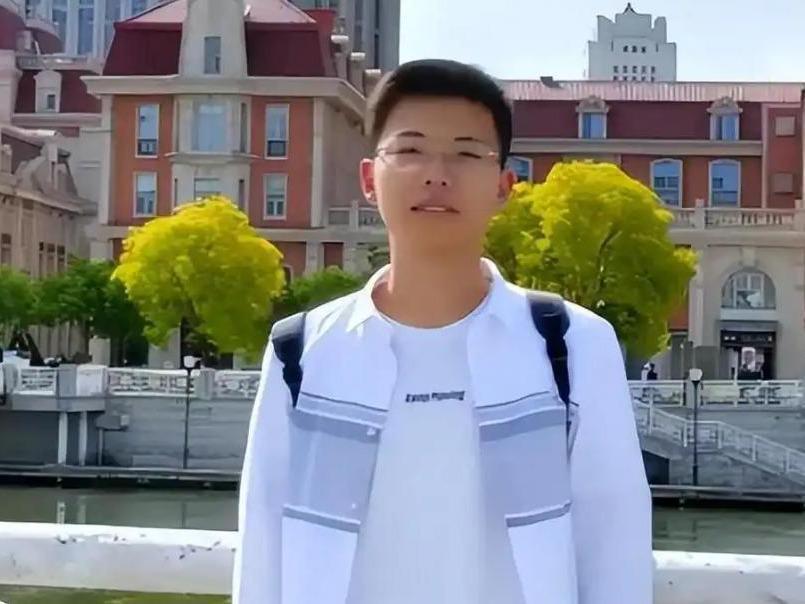 常书杰以690分考入北大，却因沉迷游戏被北大劝退，父母绝望，亲友嘲弄，不曾想到，