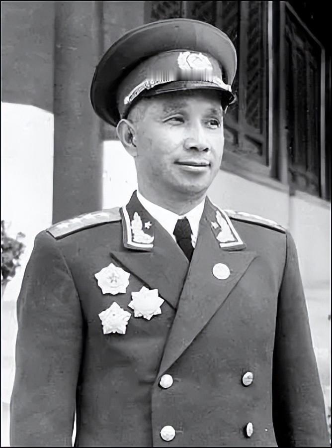 李先念谭震林若授衔，粟裕第一大将之位能否撼动？1955年授衔，粟裕排在十大将
