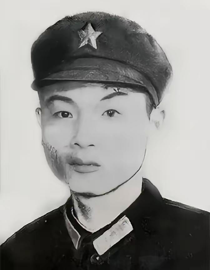 1979年，我军战士何源海在对越反击战中，中弹牺牲被追为一等功臣。哪料，2年后，