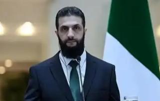 叙利亚新总统亮出“死刑牌”，阿萨德亲信成祭旗第一人。“判他死刑！”愤怒的呐喊声