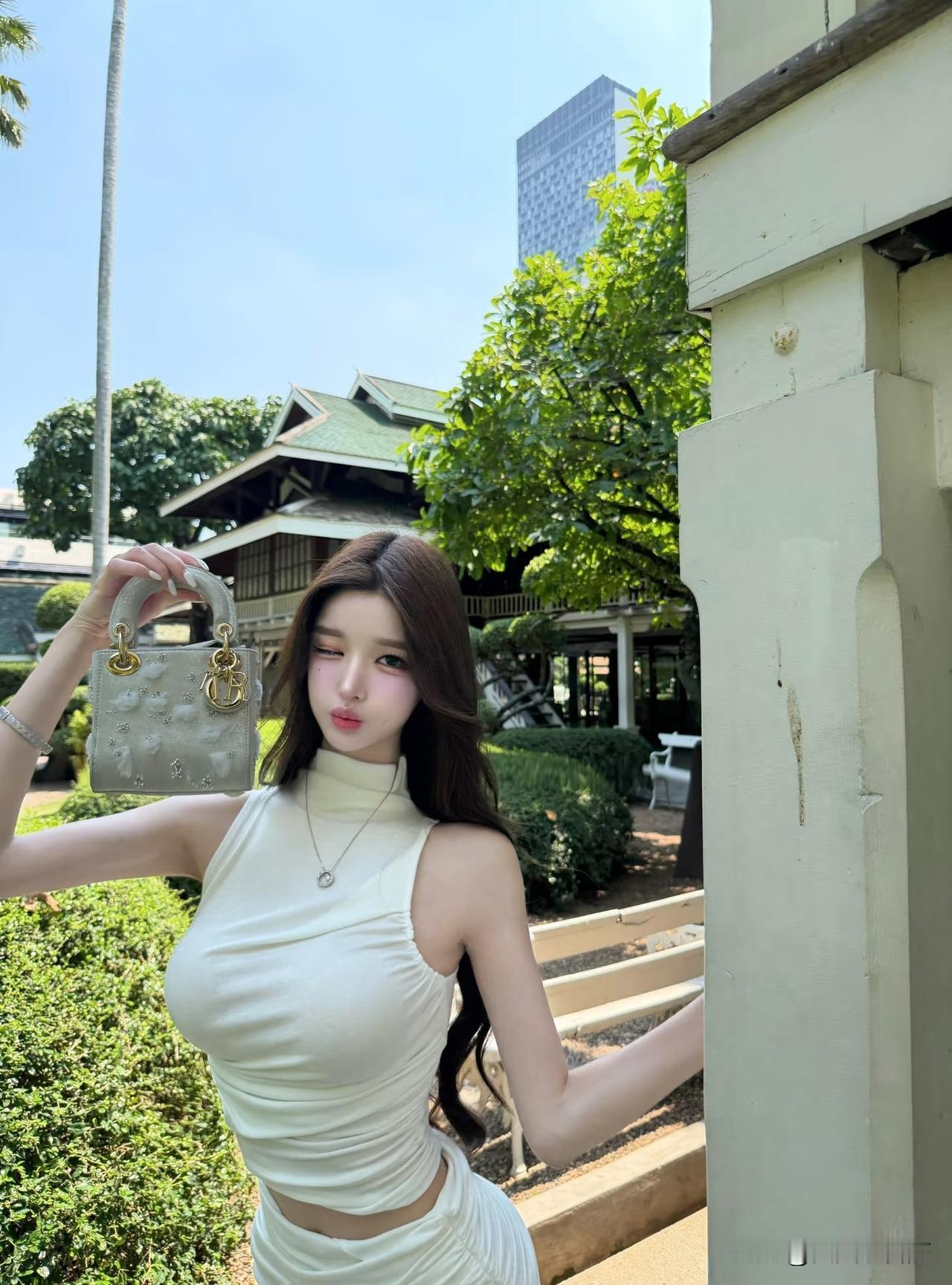 我不是喜欢所有人我只是偏偏喜欢你有瞬间心动的感觉吗?天生的美女美女标准