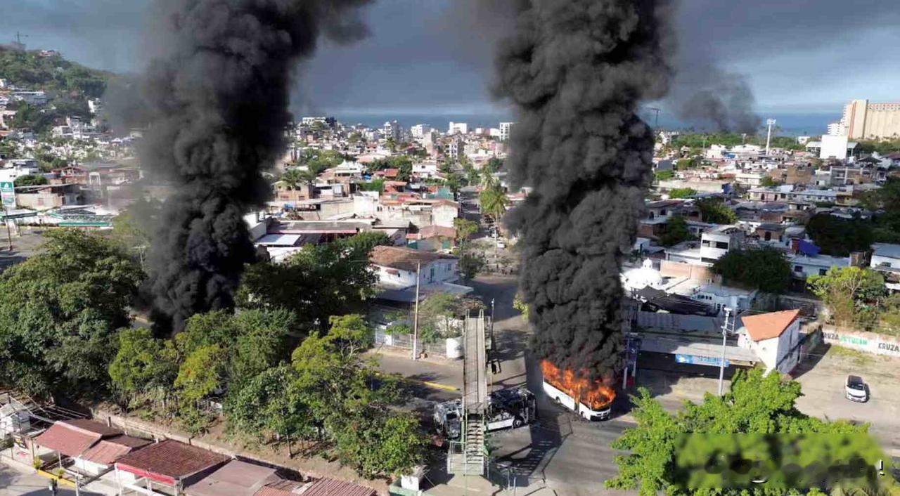 “他死了，但毒网没断、幽灵仍在”墨西哥军方连夜清查三座监狱2026年2月22日