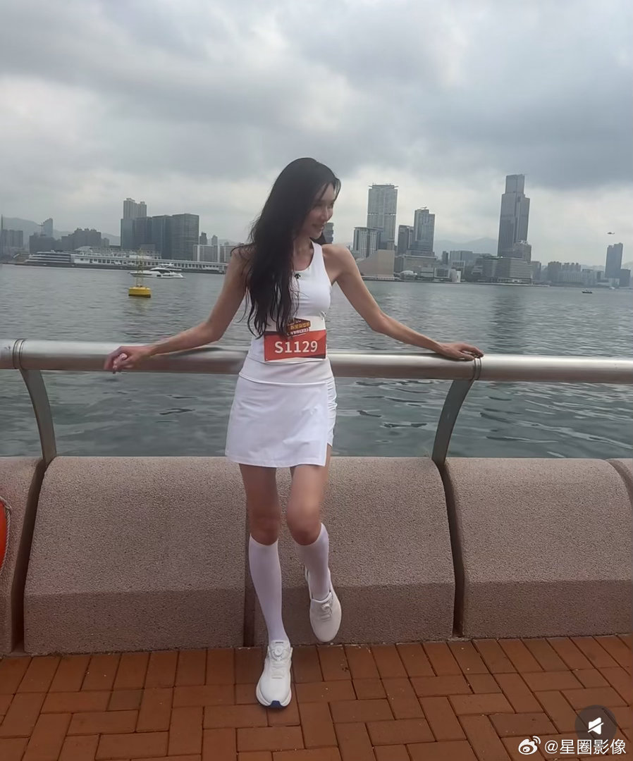 林志玲香港跑马拉松被偶遇，真的瘦成皮包骨了