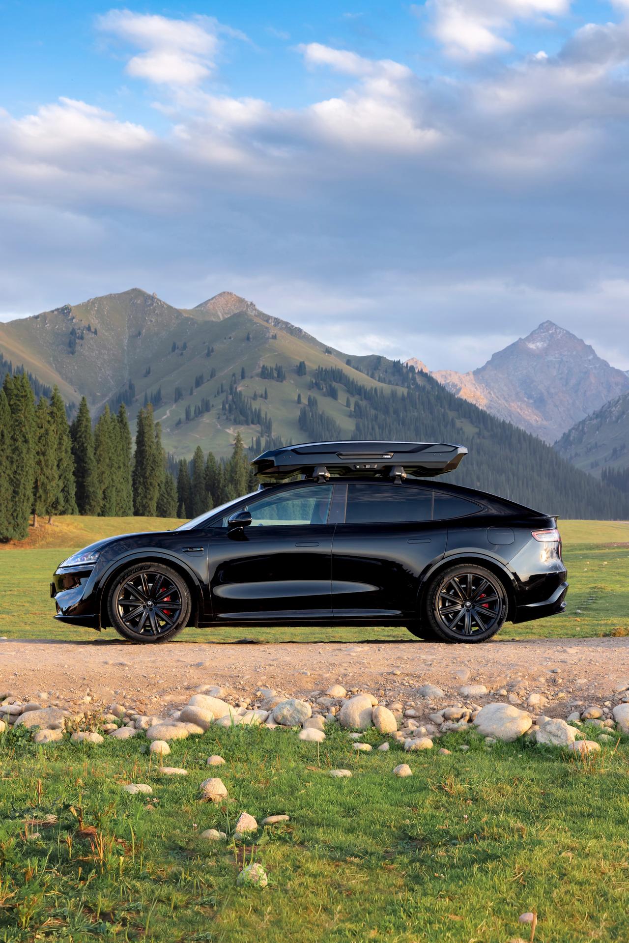 智界R7纯电Ultra版在中汽研专业风洞实验中，于120km/h、23℃标准工况