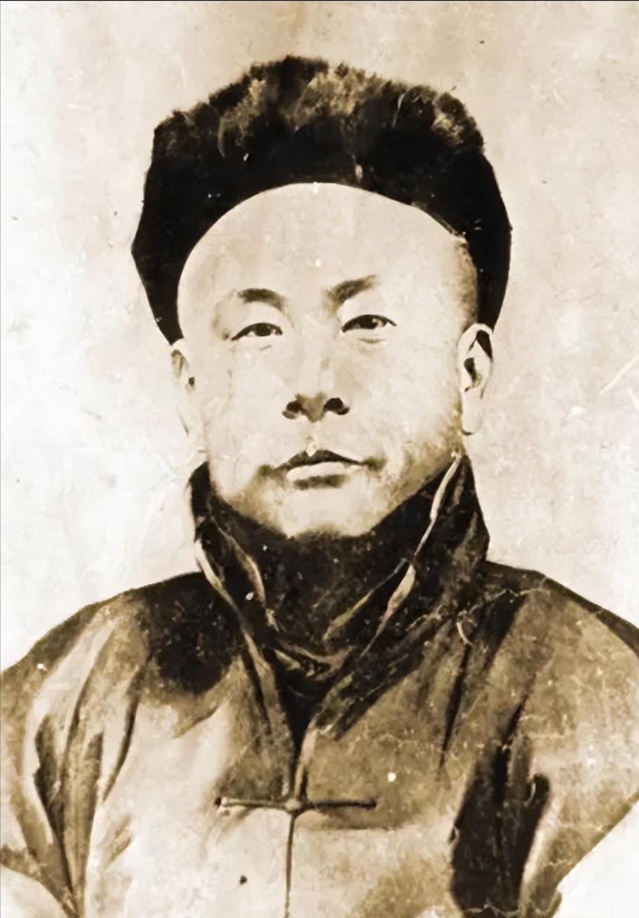 1989年，天津西青区要给霍元甲修陵园，得先迁坟。棺材一打开，在场所有人都愣住了