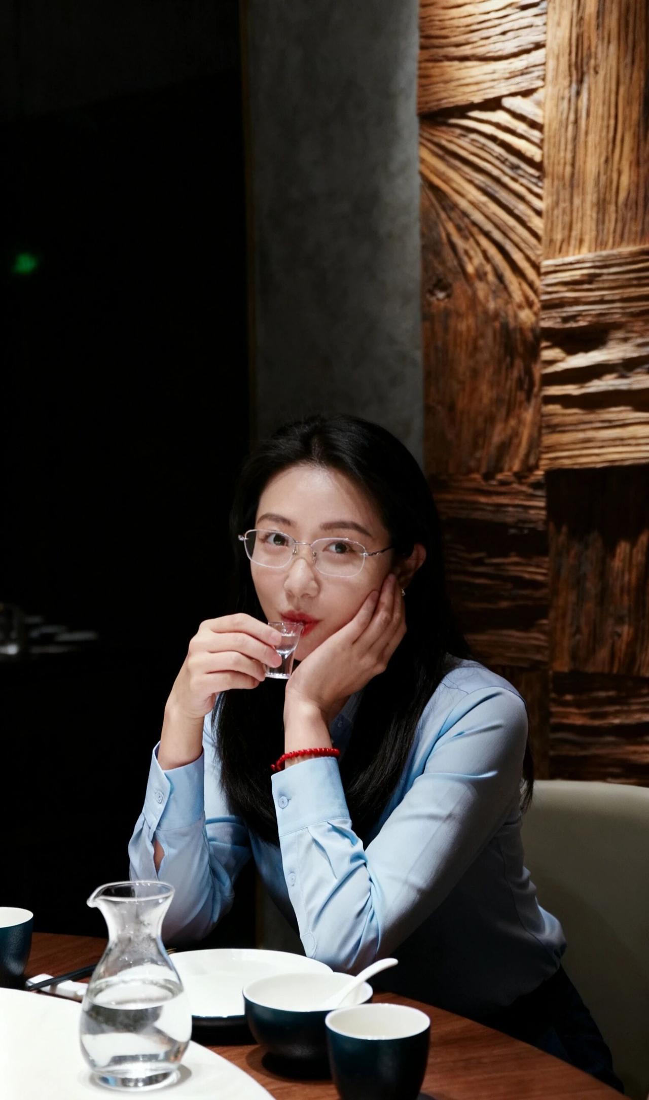 80后老阿姨的日常生活，有酒有饮，有型有料，甜香适中。气质中年美少女气质范老阿