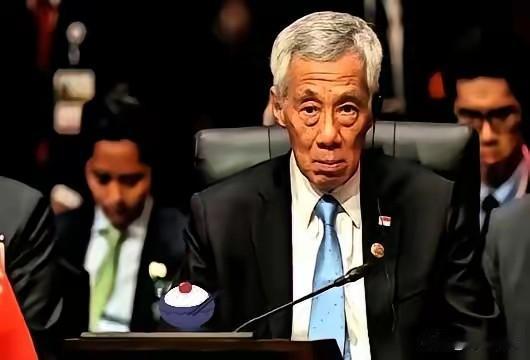 新加坡靠收“过路费”躺赚的好日子，怕是要到头了。印尼的“苏门答腊号”货轮现在拉一