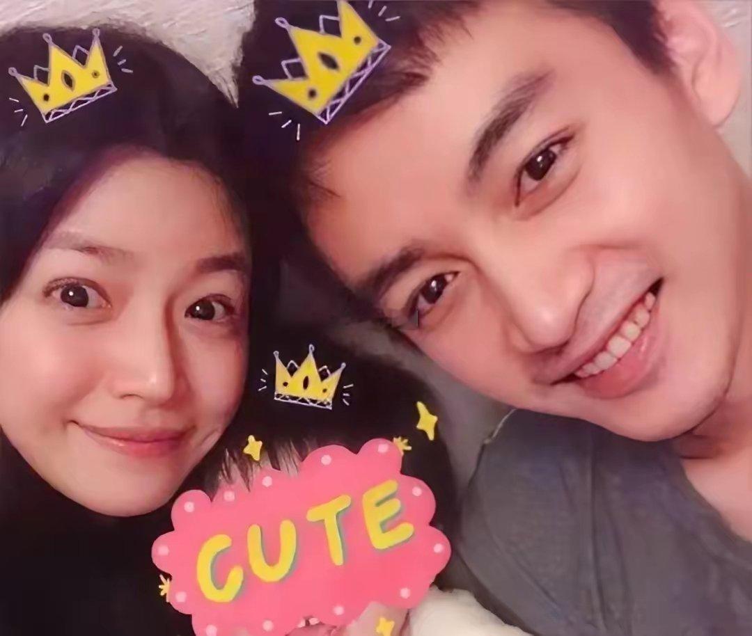 别被“工资上交”的恩爱通稿骗了。陈晓陈妍希的账户，根本不用谁“交”给谁。85%的