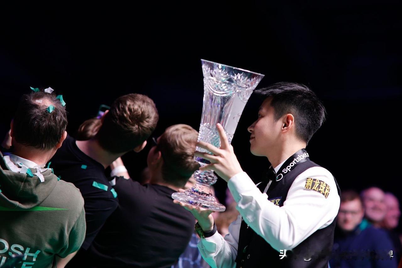 球员锦标赛过后斯诺克最新单赛季排名：1.🇦🇺尼尔·罗伯逊635,30