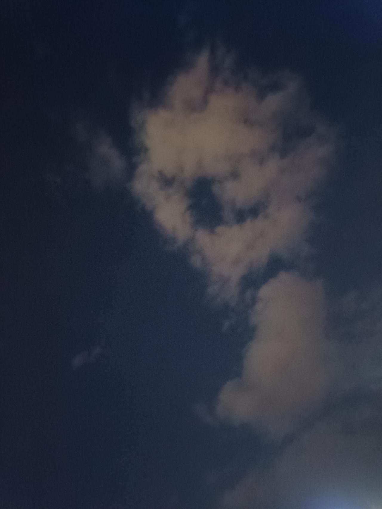 【夏之韵·像什么？】夏日生活打卡季天上的乌云像什么？手机摄影