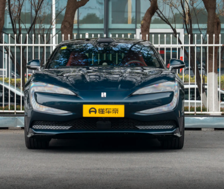 仰望U7：外观futuristic，像概念车量产，气场两米八，开出去绝对拉风