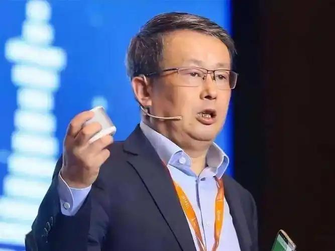 一语炸锅！项立刚痛批“接轨论”是卖国，北大法学院这笔账该算清了最近项立刚的