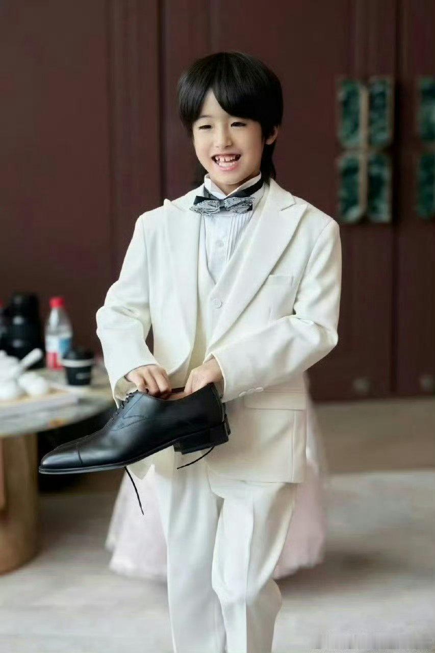 姜潮麦迪娜婚礼伴手礼姜潮麦迪娜婚礼嘉宾姜潮麦迪娜婚礼直播全程直播无滤镜记录婚