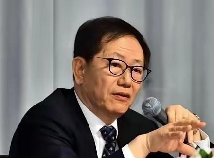 台积电董事长表示，如果中国大陆强攻台湾，那么大陆只会得到一个“经济死岛”。说白了