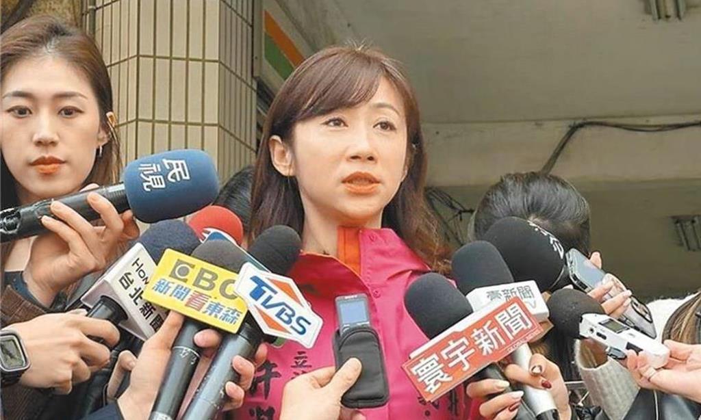23日，民进党台北市议员许淑华在脸书上的一则动态引发轩然大波。她声称收到一封神