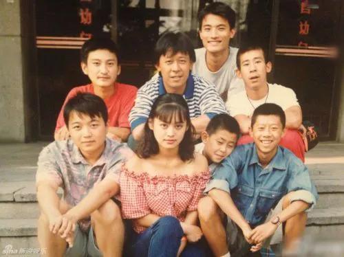 刘晓庆也有被小鲜肉抛弃的这一天！姜文专演好男人的人设现以彻底崩塌，表面深情，实则