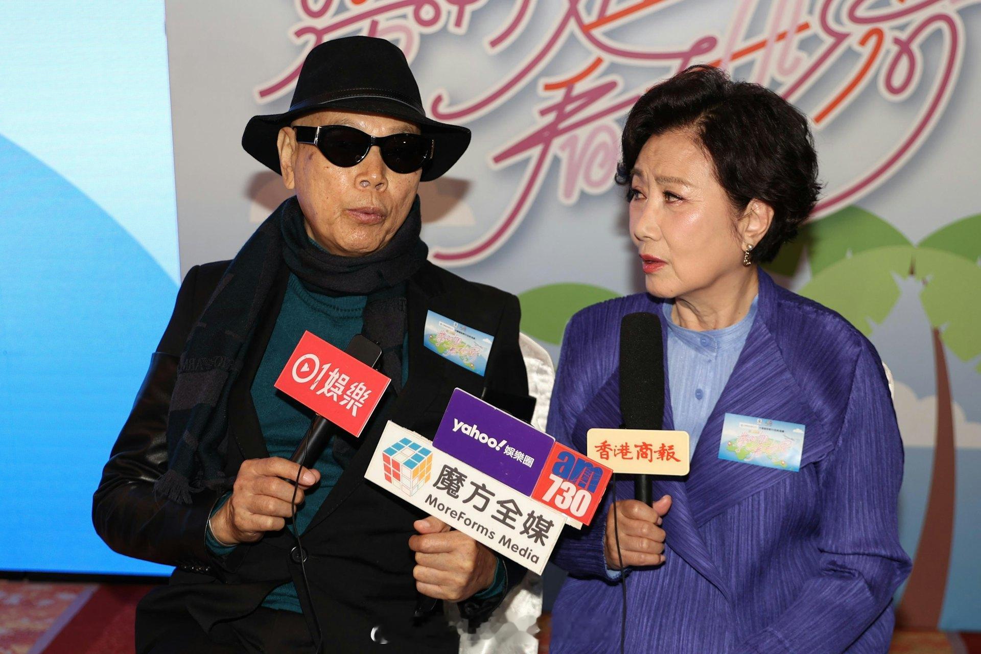 罗家英爆二十年没亲过汪明荃应要求即场补亲阿姐即拒绝：不好啦|香港01汪明