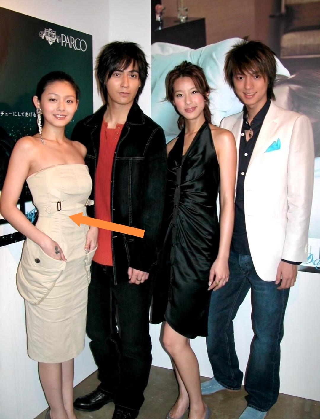 大S和周渝民交往那会儿，身材真的特别苗条，状态好到不行。很多人说她是直筒腰、没腰