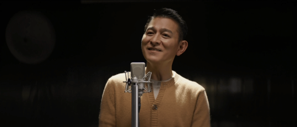 刘德华我妈的爱豆终于发新歌了我妈这次比我还激动，一边刷着新歌一边跟我讲她年轻