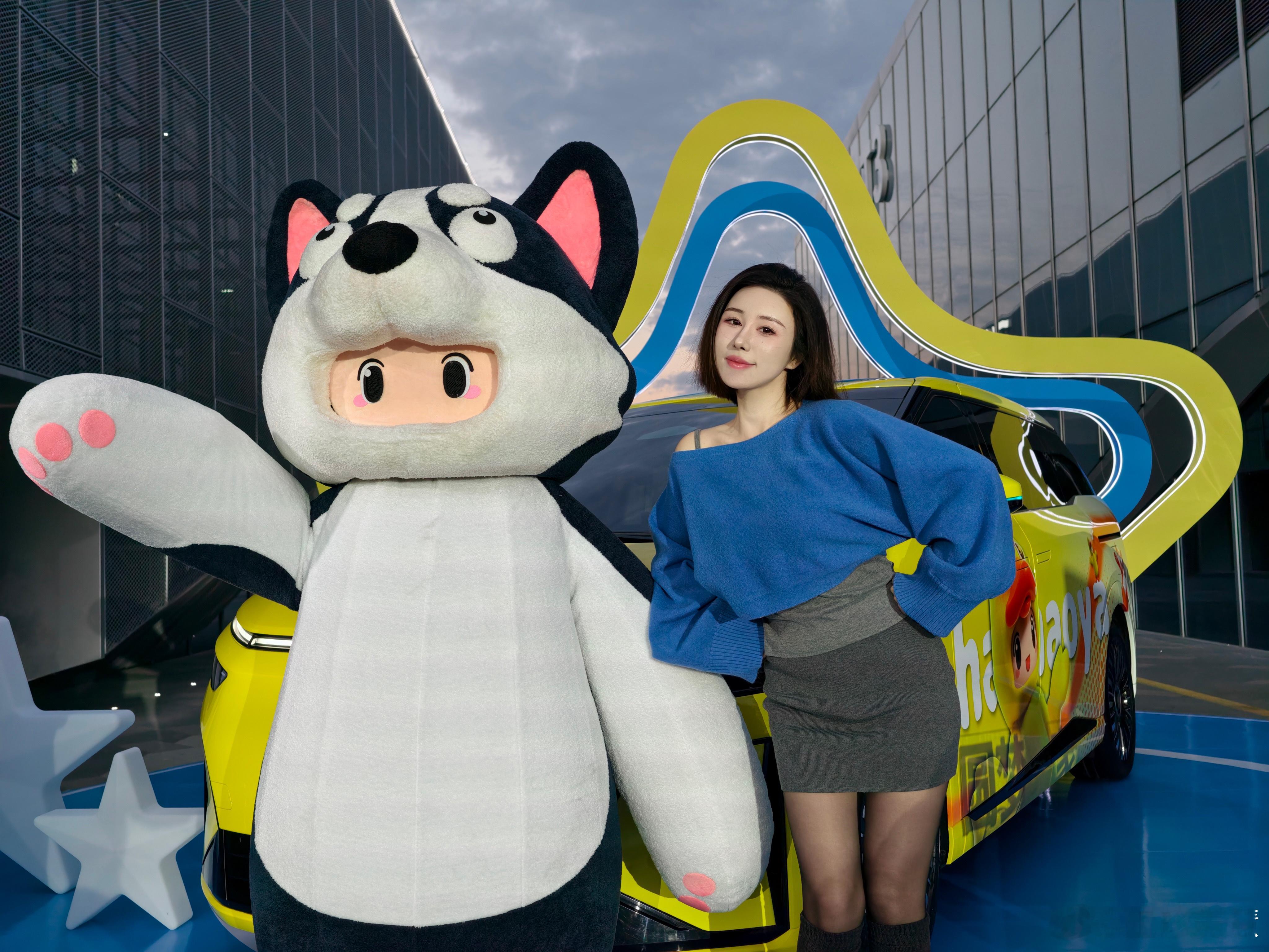 谁说大七座第三排是“妥协位”？小鹏X9直接把“座座皆C位”焊死在配置上！180c