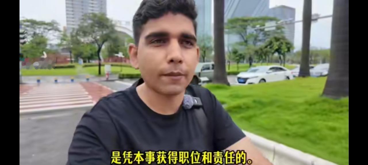 这样的印度人谁不喜欢，因为他实事求是地报道中国。这里没有宗教纠纷，没有种族歧