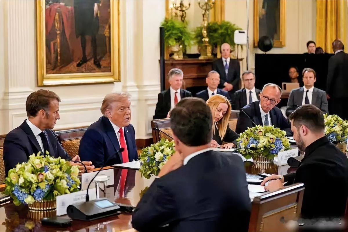 我们极度疲倦但绝不投降！泽连斯基话音刚落，后方基地被炸成火海2026年元旦前