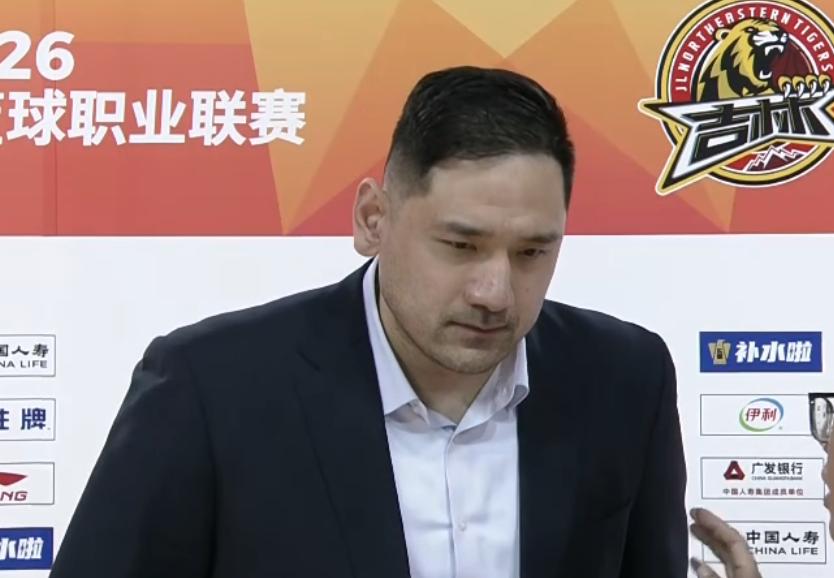 吉林男篮主场战胜辽宁男篮的赛后采访，主教练钟诚说道：“最后时刻辽宁队追分很凶，我