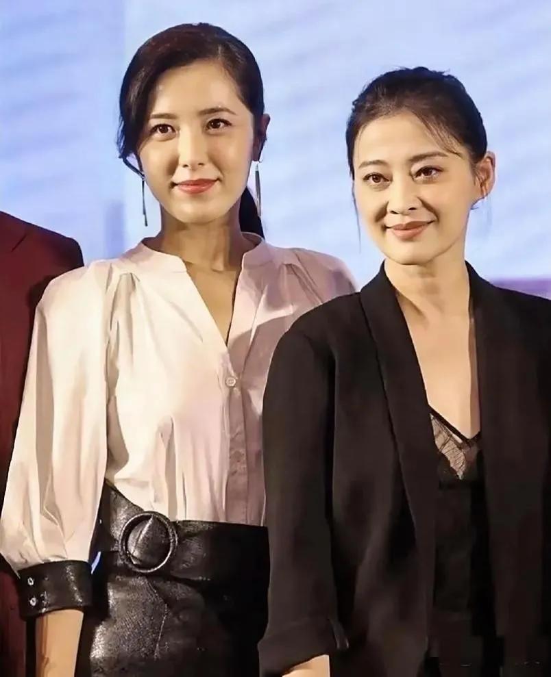 竟然有人说曾黎是百年难遇的美女，太不可思议了！说实话，我从未觉得她好看，就拿