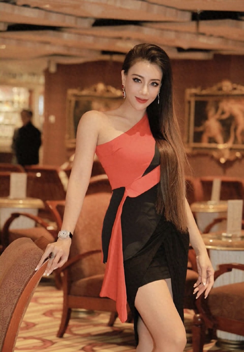 马拉松冠军吴敏的逆袭，退役后靠颜值身材跨界，成为女性力量标杆