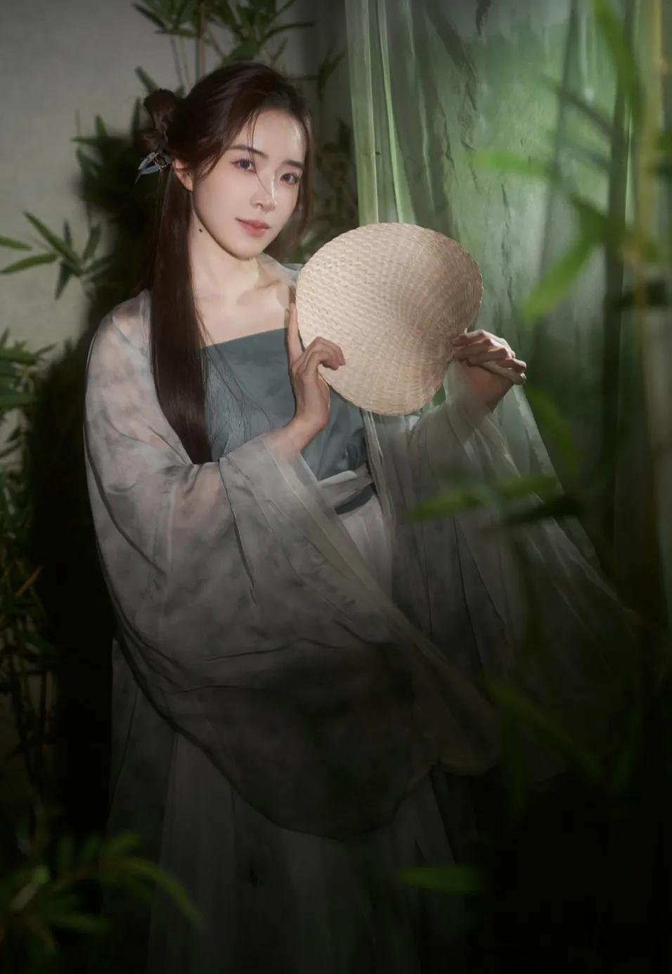 余霜阿姨写真分享幕瑶时尚写真雅致女神写真写真照片精选绝美写真推荐高级感高