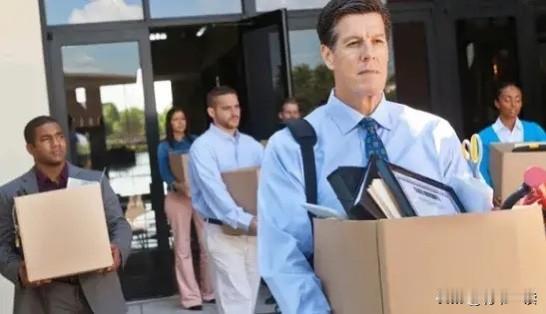 同样是裁员，微软中国给N+8，奔驰中国开到N+11，花旗更是抛出N+6的“加急奖