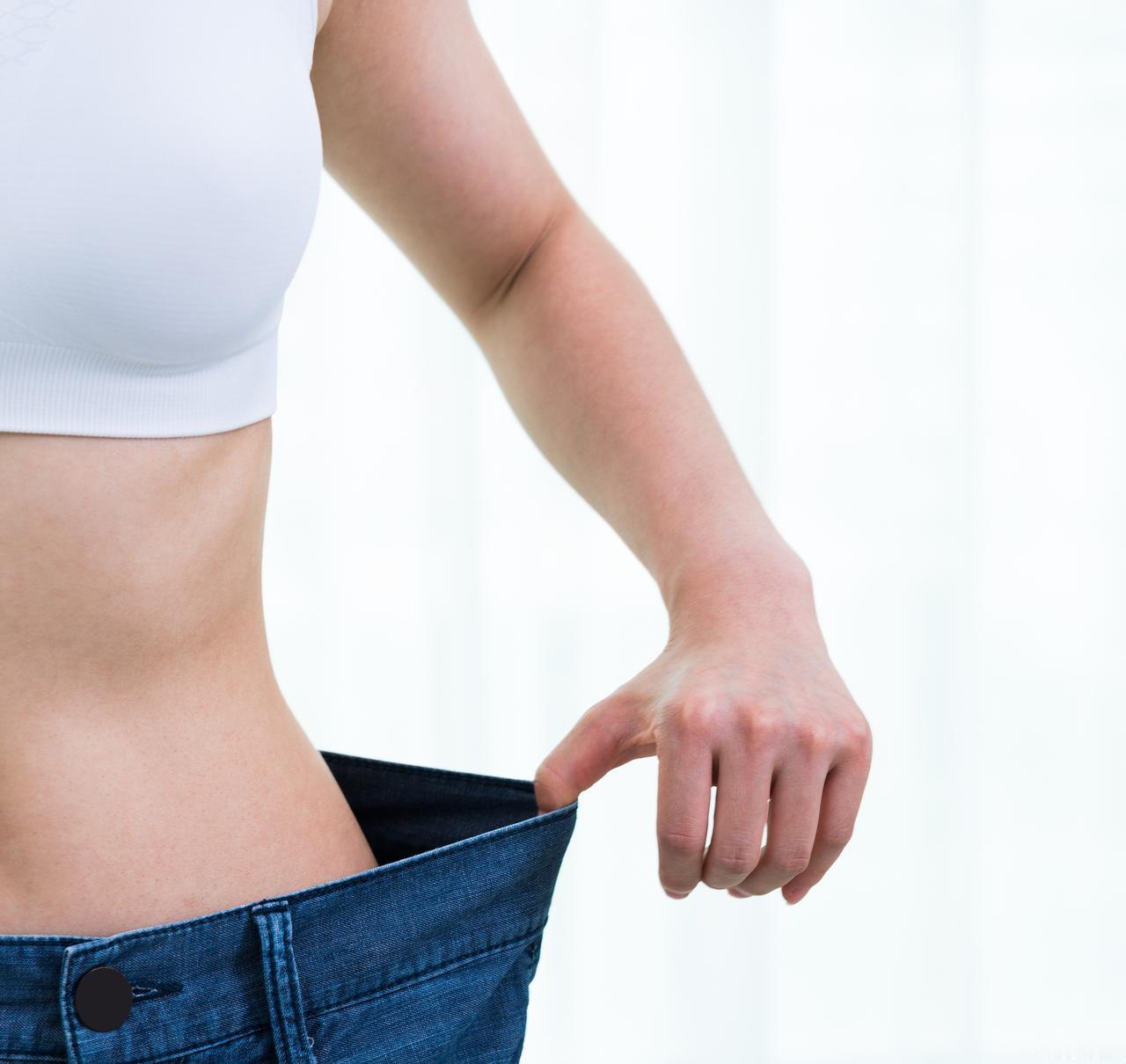 减肚子的核心秘诀：不是瞎练，是吃对+动对！减肚子没有捷径，核心是全身减脂+