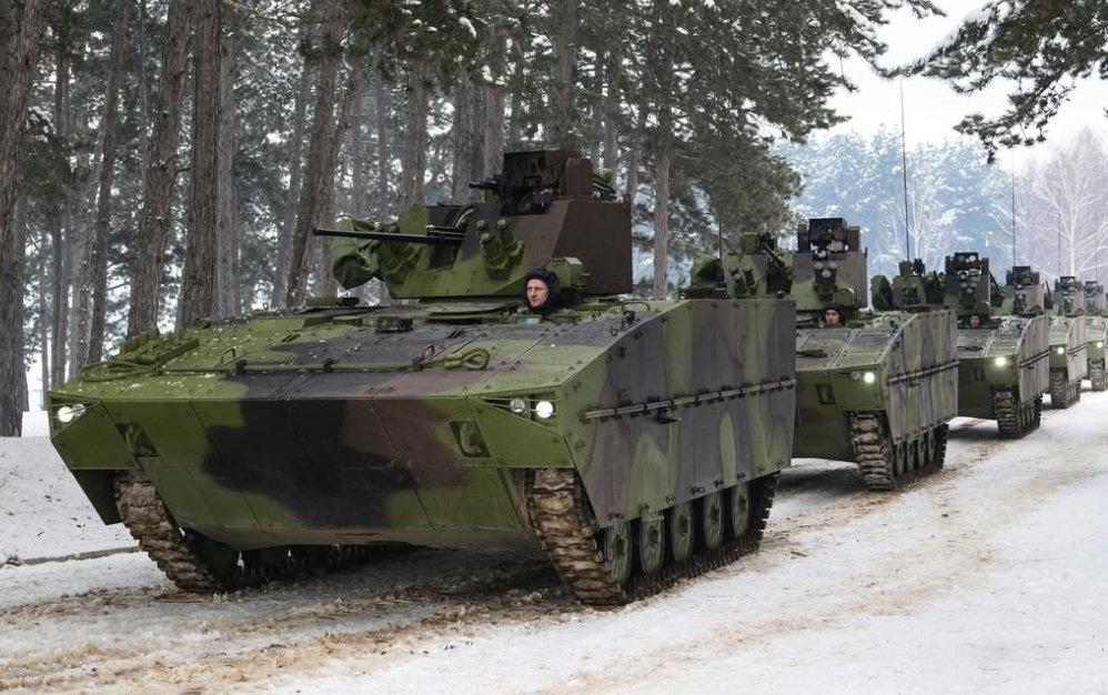 塞尔维亚武装部队的机械化部队使用现代化的M-80AB1/V2步兵战车进行了