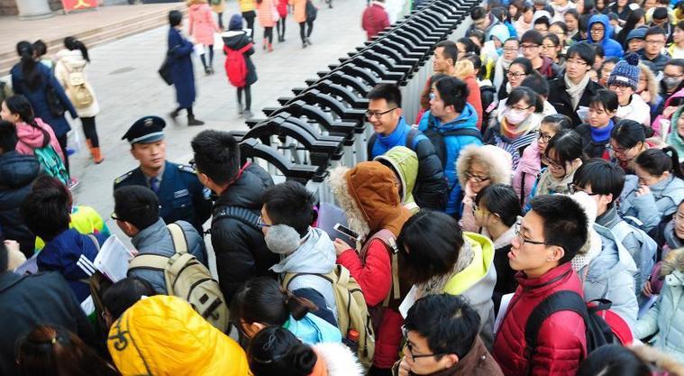 考研人数为何下降当我们看到考研人数从2021年的377万，飙升到2023年的4