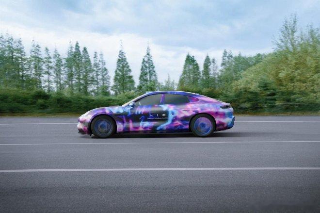 “尚界Z7：时尚轿跑新标杆，9种惊艳配色引爆期待”