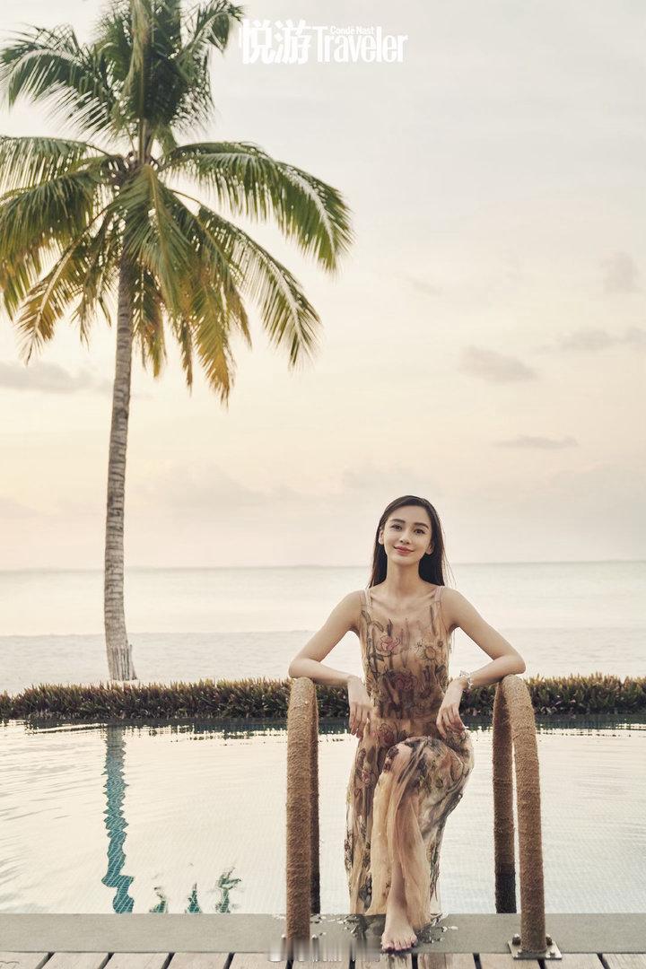 angelababy[比心]杨颖赴一场海岛之约，把烦恼交给海风与落日🌴​​​