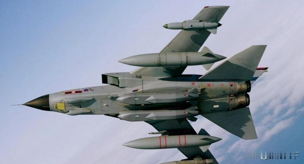 乌国防部通告全球：乌军无人机击中俄军苏-24战机，罕见措辞引爆国际舆论来源: