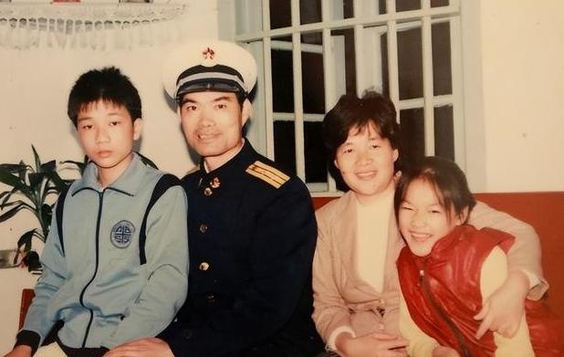 1971年，23岁的女干部李玉枝嫁给了一级伤残战斗英雄，新婚之夜二人同房时，她竟