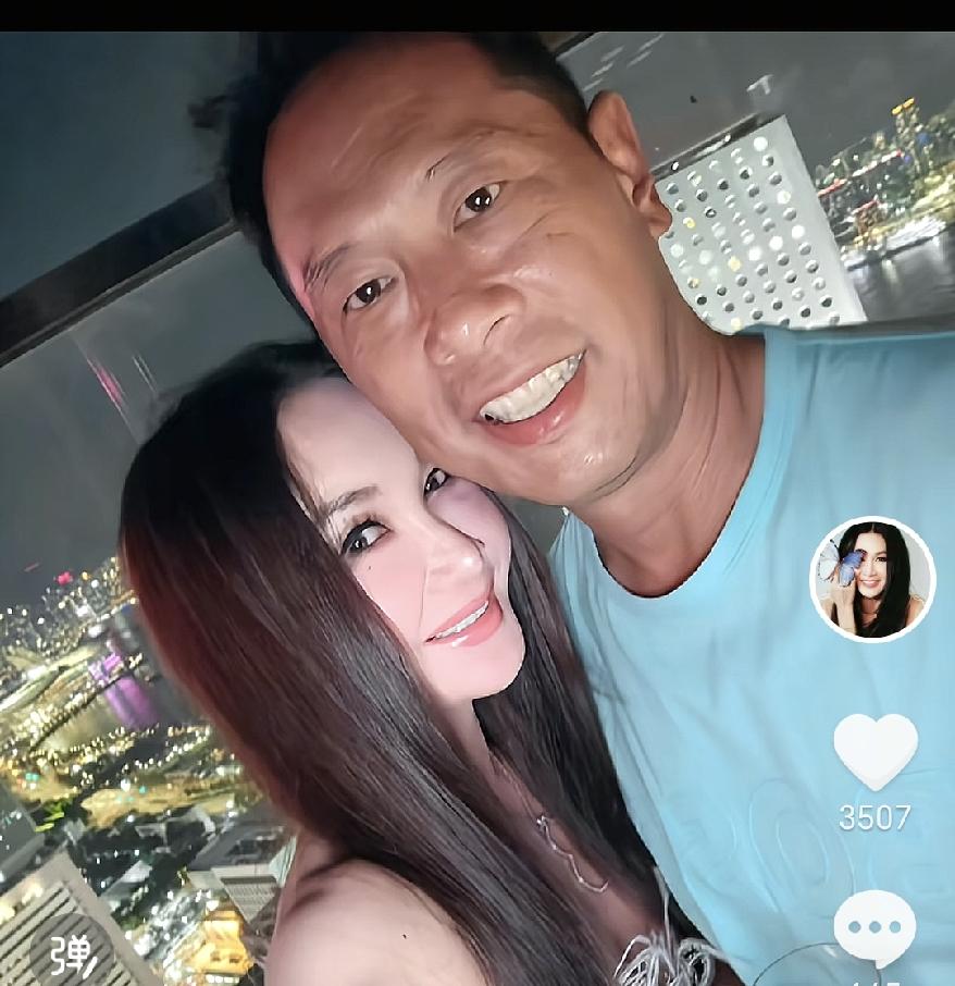 温碧霞，深夜高调发文10月1日深夜，温碧霞深夜高调发文，分享了一组特别有意