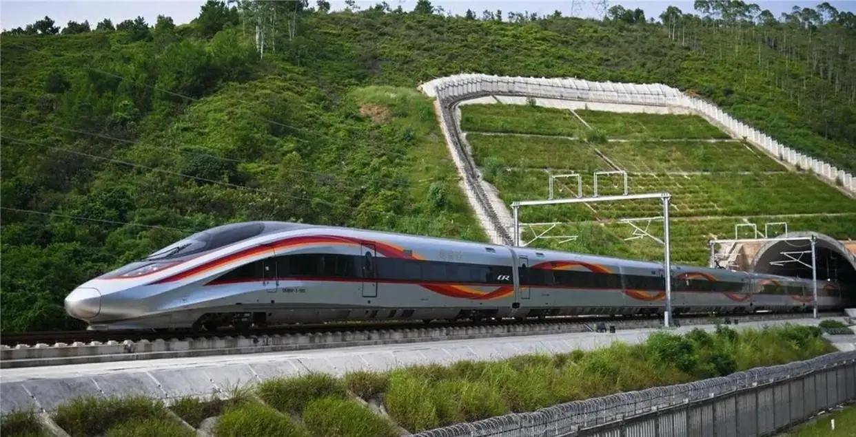 越南为南北高铁把中、日、德、法、韩、瑞典、俄七国全请上谈判桌，限期2027年底动