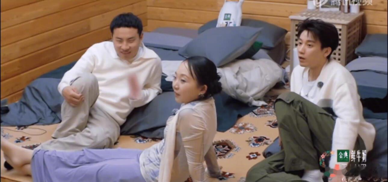 徐志胜：🥭后期你打码差点毁了我一世英名…………​​​