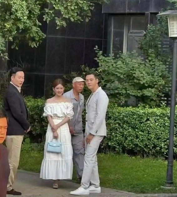 偶然碰到赵露思，才知道她真的不上镜，真人的状态远超镜头呈现的样子