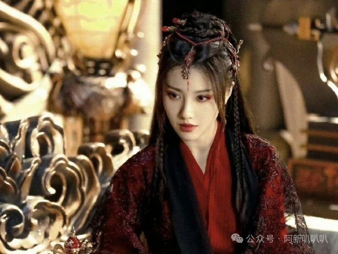 王玉雯被好友背刺，估计不是一回两回了，这也没啥大惊小怪的了。她人缘太好，谁不嫉妒