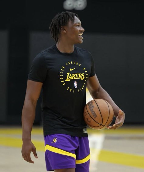 湖人召回阿杜湖人官方今日宣布，球队已经从G联赛附属球队南湾湖人召回了前锋阿杜蒂