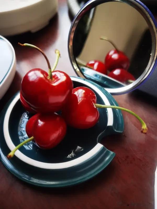 想知道白羊座喜不喜欢你？有这几个方法。别直接冲上去问，白羊不喜欢被逼着回答问题